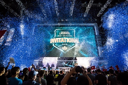 T1俱乐部发布官方道歉声明，LCK赛区Zeus选手无辜受累，管理层责任引发热议